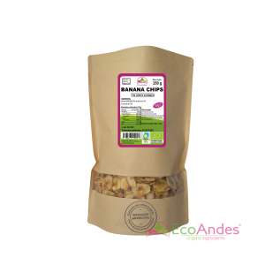 Bolsa de 250g con contenido de Banana chips de la marca EcoAndes. El envase es de papel kraft con ventana transparente que muestra el contenido, etiqueta frontal con información nutricional, certificaciones ecológicas, sin gluten y sello de "envasado artesanal".