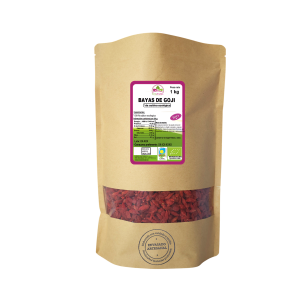 Bolsa de 1kg con contenido de Bayas de goji de la marca EcoAndes. El envase es de papel kraft con ventana transparente que muestra el contenido, etiqueta frontal con información nutricional, certificaciones ecológicas, sin gluten y sello de "envasado artesanal".