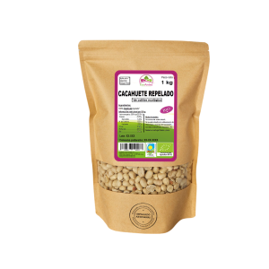 Bolsa de 1kg de Cacahuete repelado de la marca EcoAndes. El envase es de papel kraft con ventana transparente que muestra el contenido, etiqueta frontal con información nutricional, certificaciones ecológicas, sin gluten y sello de "envasado artesanal".