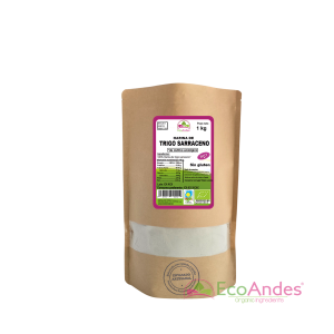 Bolsa de 1kg con contenido de Harina de trigo sarraceno de la marca EcoAndes. El envase es de papel kraft con ventana transparente que muestra el contenido, etiqueta frontal con información nutricional, certificaciones ecológicas, sin gluten y sello de "envasado artesanal".