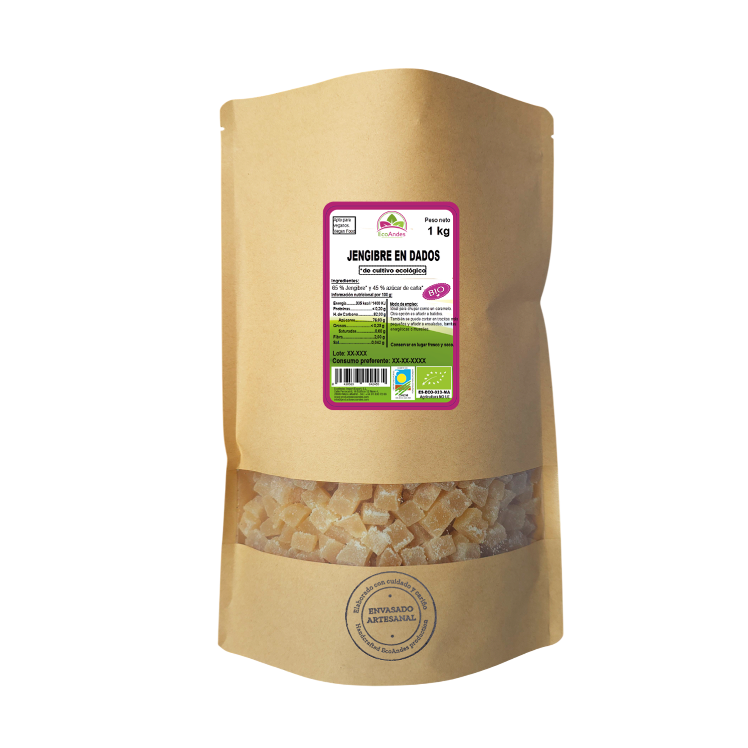 Bolsa de 1kg con contenido de Jengibre en dados con azucar de caña de la marca EcoAndes. El envase es de papel kraft con ventana transparente que muestra el contenido, etiqueta frontal con información nutricional, certificaciones ecológicas, sin gluten y sello de "envasado artesanal".