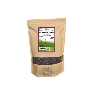 Bolsa de 1kg de Clavo de olor en grano de la marca EcoAndes. El envase es de papel kraft con ventana transparente que muestra el contenido, etiqueta frontal con información nutricional, certificaciones ecológicas, sin gluten y sello de "envasado artesanal".